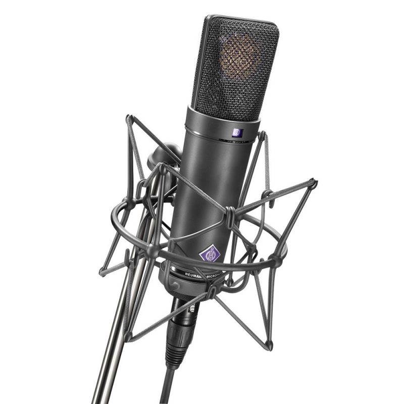 Neumann U89 i được sử dụng rộng rãi trong phòng thu âm chuyên nghiệp, phát thanh, truyền hình, thu voice-over, nhạc cụ, giọng hát và các dự án cần âm thanh chính xác, chi tiết cao.