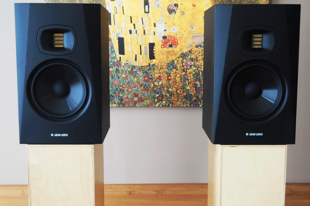 🎧 Tại Sao T7V Được Ưa Chuộng Hơn Cả Các Dòng Loa Kiểm Âm Khác?