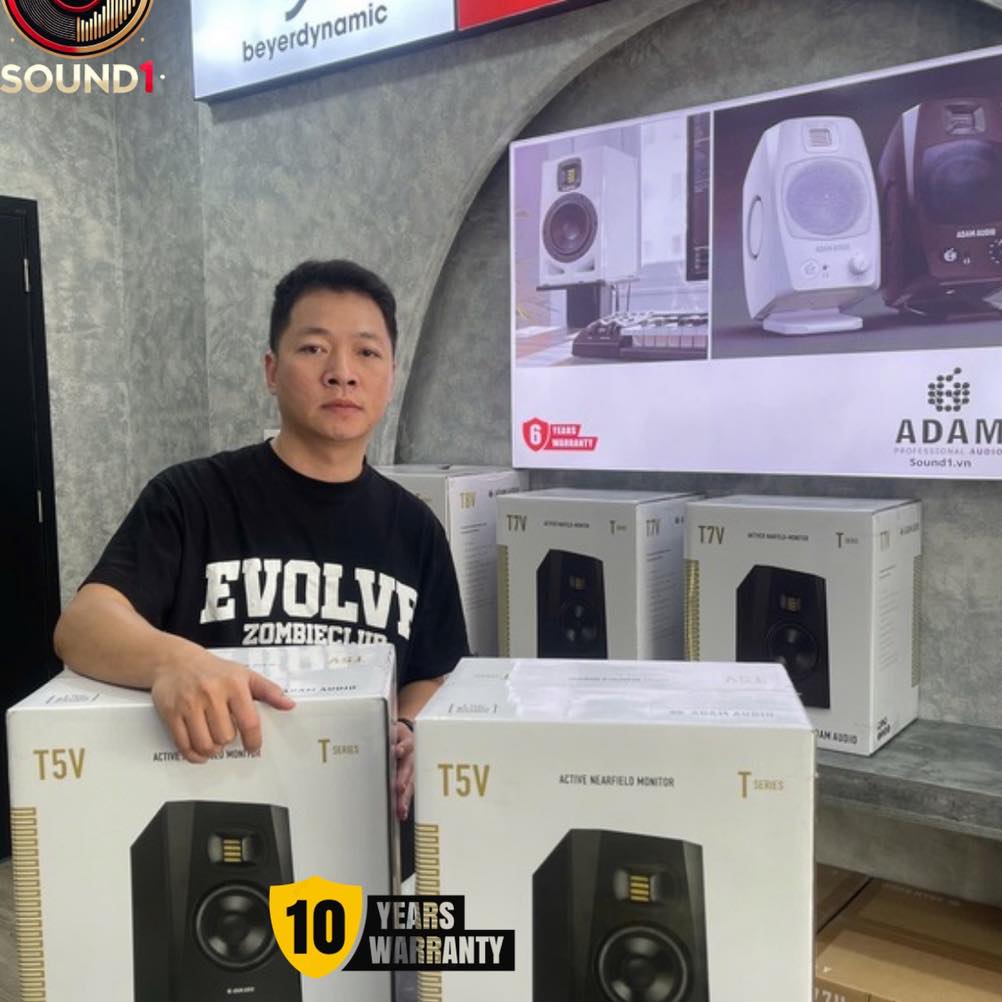Rất nhiều khách hàng đã tin tưởng lựa chọn ADAM T5V tại SOUND1, không chỉ vì chất lượng âm thanh chính xác, mạnh mẽ mà còn nhờ chính sách bảo hành chính hãng lên tới 7–10 năm. Thiết kế gọn đẹp, âm thanh trung thực, T5V là lựa chọn hàng đầu cho producer, phòng thu cá nhân. SOUND1 cam kết hàng chính hãng, giao hàng nhanh, hỗ trợ tận tâm trước và sau mua.