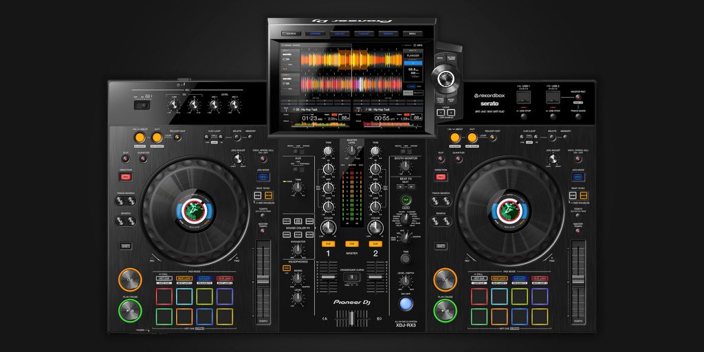 Pioneer XDJ-RX3 cho âm thanh sạch, mạnh và cân bằng, tái tạo chi tiết rõ ràng ở mọi dải tần.Độ động cao và độ ổn định tốt giúp set nhạc luôn chắc tiếng, phù hợp hệ thống loa club và sân khấu chuyên nghiệp.