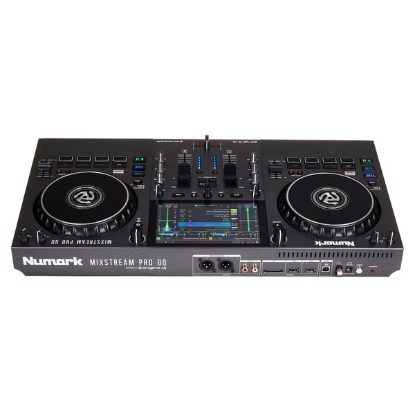 Numark Mixstream Pro Go hỗ trợ Wi-Fi, cho phép stream nhạc trực tiếp từ TIDAL, Beatport, SoundCloud và Amazon Music, giúp DJ truy cập kho nhạc khổng lồ mọi lúc, mọi nơi.