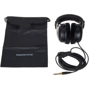 Phiên bản Black Edition của DT-880 Pro mang đến diện mạo đen nhám đầy cuốn hút, phù hợp phòng thu hiện đại, tạo cảm giác chuyên nghiệp và mạnh mẽ cho người dùng làm nhạc.