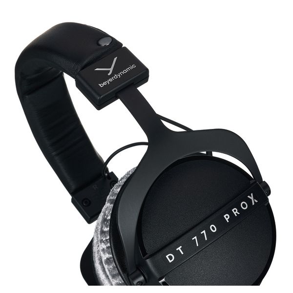 ChatGPT đã nói:Dây cáp mini-XLR rời trên Beyerdynamic DT 770 PRO X cho phép người dùng dễ dàng thay thế, nâng cấp hoặc tùy chỉnh theo nhu cầu sử dụng chuyên nghiệp và lâu dài.