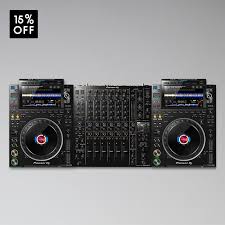 EQ 4 band trên DJM-V10 giúp tinh chỉnh âm thanh chi tiết hơn, kết hợp bộ lọc high pass và low pass mang lại khả năng mix mượt mà, kiểm soát âm sắc cực kỳ chính xác.