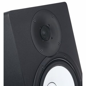 Yamaha HS8 là loa kiểm âm 8 inch công suất lớn, mang lại âm thanh trung thực và dải bass sâu rõ ràng. Phù hợp cho phòng thu chuyên nghiệp, dễ kết nối và tinh chỉnh theo không gian làm việc.