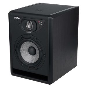 Focal Solo6 ST tái tạo âm thanh chính xác với dải tần rộng, phù hợp cho các producer và kỹ sư âm thanh chuyên sâu. Thiết kế nhỏ gọn, công suất mạnh mẽ, dễ dàng bố trí trong mọi không gian phòng thu hiện đại.