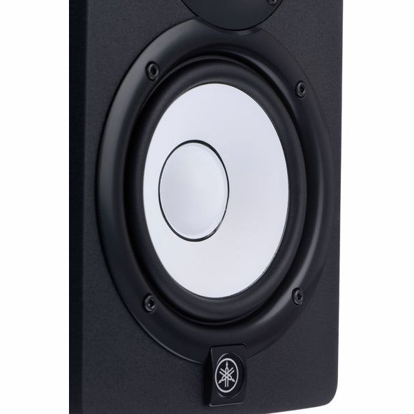 HS5 hỗ trợ kết nối XLR và TRS, tương thích tốt với soundcard, mixer và thiết bị phòng thu.Dải âm trung và cao rõ nét, dễ nghe lỗi mix – lý tưởng cho thu âm, chỉnh sửa và sáng tác.