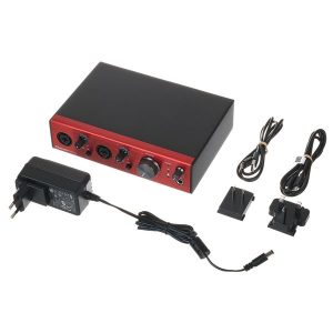 Focusrite Clarett+ 2Pre sở hữu thiết kế vỏ kim loại chắc chắn, các núm vặn được gia công tỉ mỉ, mang lại cảm giác bền bỉ và cao cấp. Sản phẩm gọn gàng, dễ bố trí trong studio hoặc mang theo khi di chuyển.