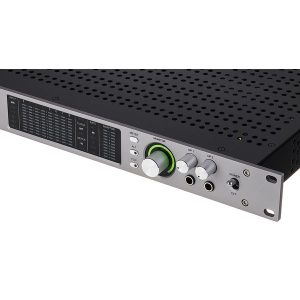Apollo x8 Gen2 Studio+ sở hữu thiết kế hiện đại, sang trọng với lớp vỏ kim loại cao cấp, đảm bảo độ bền vượt trội. Cấu trúc chắc chắn giúp thiết bị hoạt động ổn định lâu dài, phù hợp cho cả phòng thu chuyên nghiệp lẫn di động.