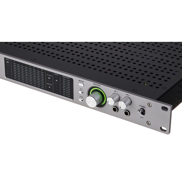 Apollo x8 Gen2 Studio+ sở hữu thiết kế hiện đại, sang trọng với lớp vỏ kim loại cao cấp, đảm bảo độ bền vượt trội.Cấu trúc chắc chắn giúp thiết bị hoạt động ổn định lâu dài, phù hợp cho cả phòng thu chuyên nghiệp lẫn di động.