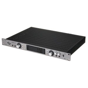 Apollo x6 Gen2 Studio+ mang đến khả năng kết nối linh hoạt với nhiều cổng I/O, hỗ trợ ADAT, S/PDIF và Thunderbolt 3. Giải pháp hoàn hảo cho phòng thu chuyên nghiệp cần mở rộng và tích hợp nhiều thiết bị âm thanh.