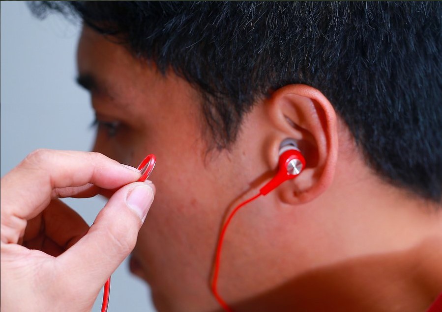 Meta Title: Quy trình sửa tai nghe Bluetooth chuyên nghiệp, nhanh chóng – Giá tốt HCMMeta Description: Tìm hiểu quy trình sửa tai nghe Bluetooth chuyên nghiệp, chuẩn kỹ thuật tại HCM. Nhận sửa mọi dòng tai nghe Bluetooth bị hỏng 1 bên, lỗi pin, mất kết nối – uy tín, giá rẻ.
