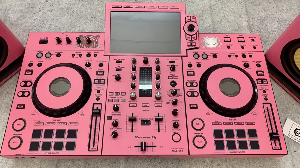 Bàn DJ cho người mới – Giá bao nhiêu tiền? Top bàn DJ đẹp, dễ dùng, giá tốt nhất 2025