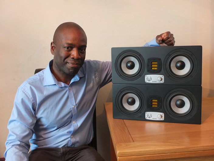 EVE Audio SC305 sử dụng hai woofer 5 inch hoạt động song song, mang đến dải trầm rắn chắc, kiểm soát tốt và hoàn toàn không bị phóng đại.Thiết kế này giúp tái tạo tần số thấp trung thực, hỗ trợ kỹ sư âm thanh nghe rõ từng chi tiết để mix chính xác hơn.
