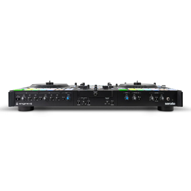 RANE SYSTEM ONE sở hữu thiết kế cứng cáp với khung kim loại chắc chắn, phù hợp môi trường biểu diễn cường độ cao.Bố cục điều khiển khoa học giúp DJ thao tác nhanh, chính xác và chuyên nghiệp khi chơi live.