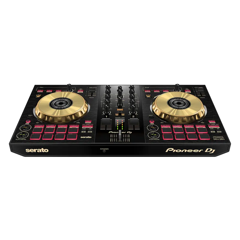 Thiết kế của Pioneer DDJ-SB3 mang phong cách club layout chuyên nghiệp, với bố cục trực quan giúp người mới dễ làm quen và thao tác nhanh.Jog wheel kích thước lớn, độ nhạy cao kết hợp với Performance Pads hỗ trợ scratch, loop và hiệu ứng linh hoạt khi chơi nhạc.
Tích hợp soundcard 24-bit cùng kết nối USB plug-and-play giúp setup đơn giản, hoạt động ổn định và tiện lợi khi biểu diễn hoặc luyện tập.