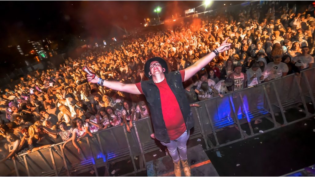 Học DJ Là Gì? Vì Sao Ngày Càng Nhiều Người Muốn Theo Nghề DJ?